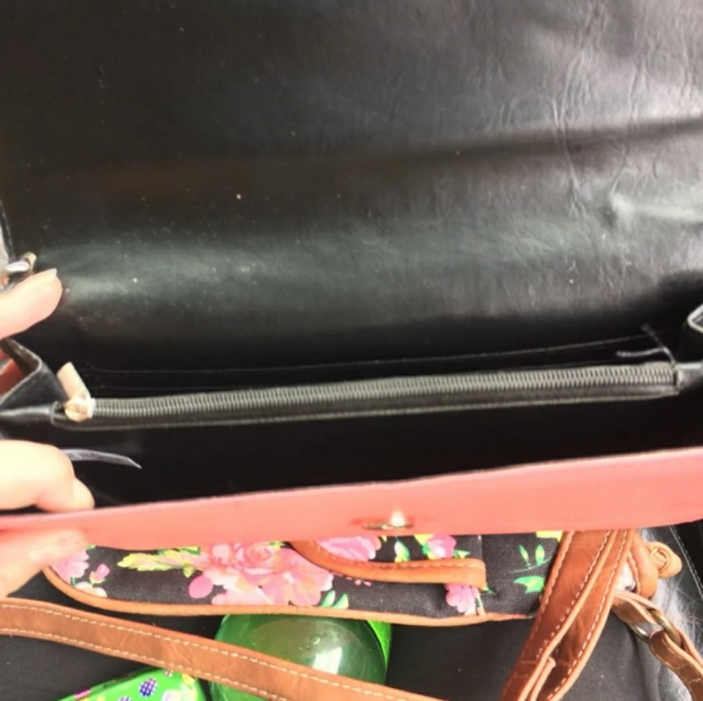 Purse - Picture 2 of 3